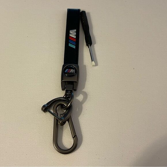BMW Motorsports Key Fob Keychain in Black Leather with Logo NWT - Picture 2 of 4